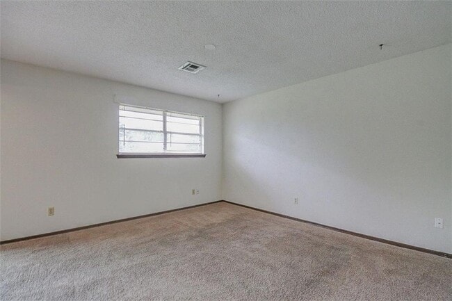 Building Photo - 1502 Briar Meadow Rd