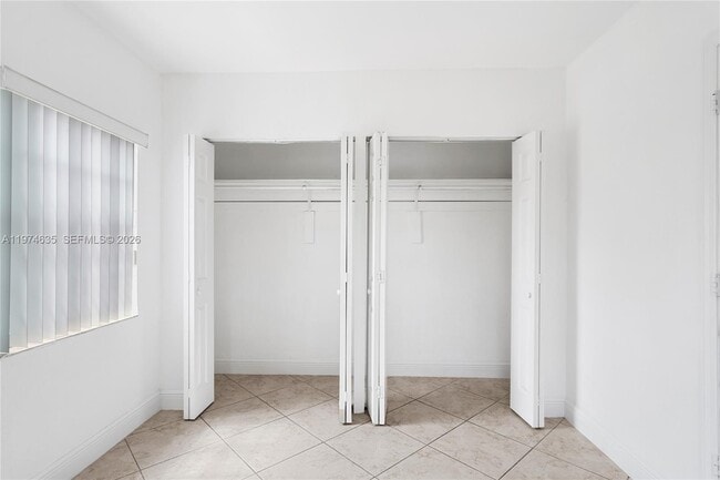 Building Photo - 1381 W 63rd St