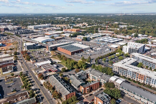 Building Photo - 462 New Bern Station Ct