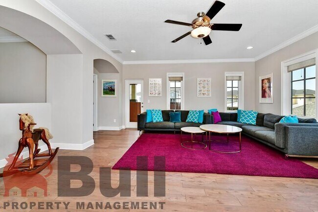 Building Photo - 8233 Canetti St