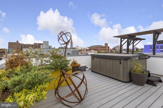 Building Photo - 1108 N Bodine St