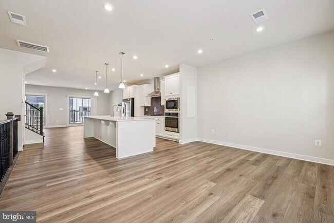 Building Photo - 2528 VERONA Pl