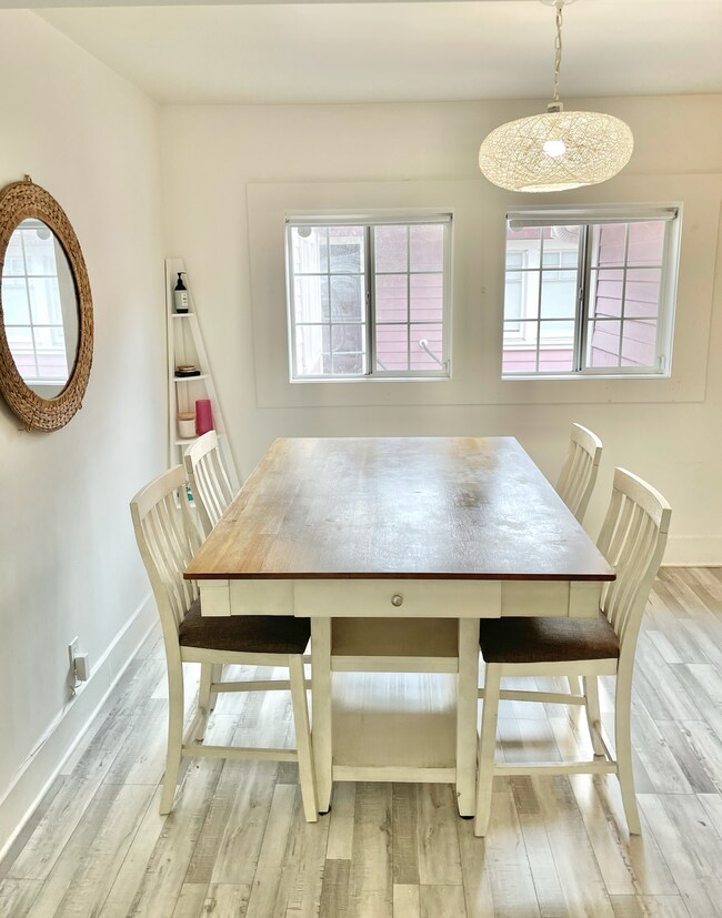 Building Photo - 1327 N McCadden Pl