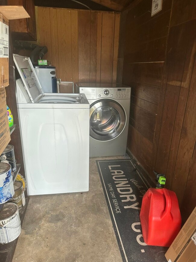 Building Photo - 2775 Eliasberg St