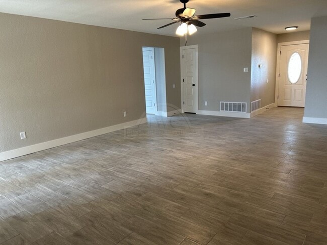 Building Photo - 316 Timber Ridge Dr