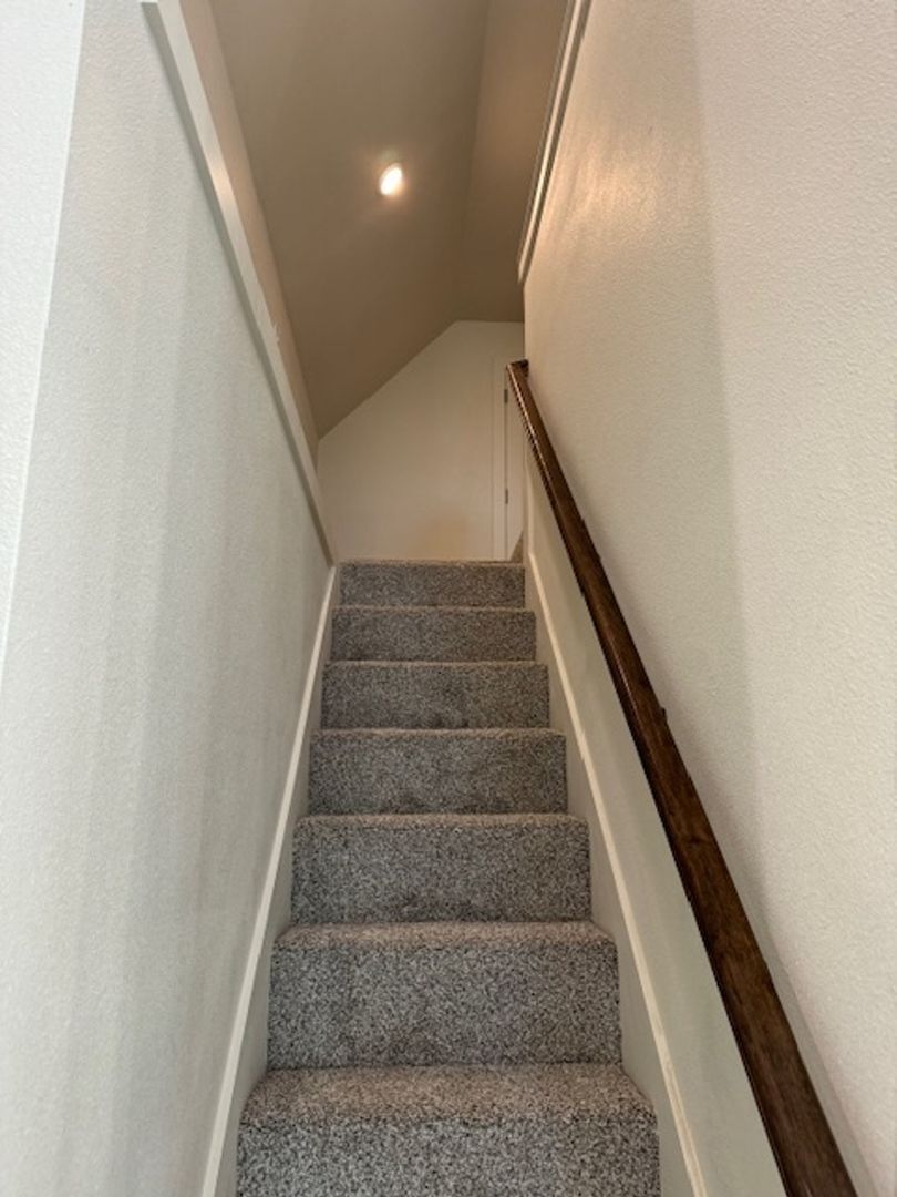 Building Photo - 166 Big Horn Dr