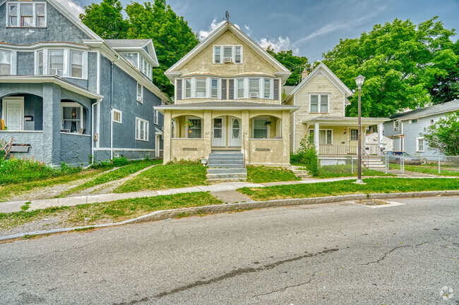 Building Photo - 65-67 Woodlawn St