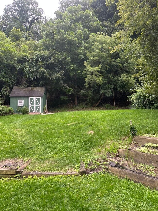 Building Photo - 1011 Hudson St