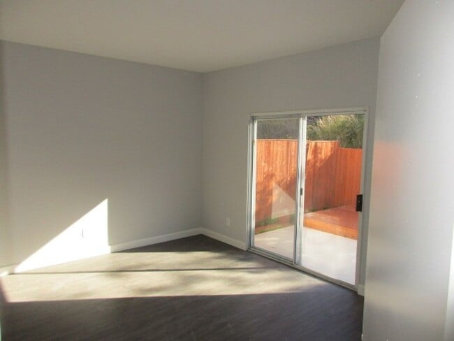 Building Photo - Scripps Ranch - Upgraded - 2BD/2BA - Unit in Terraces at Scripps Ranch