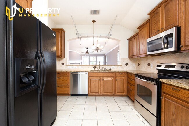 Building Photo - Well-maintained, 3 beds/ 2 baths a-story H...
