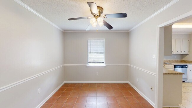 Building Photo - 334 Lamplighter Ln