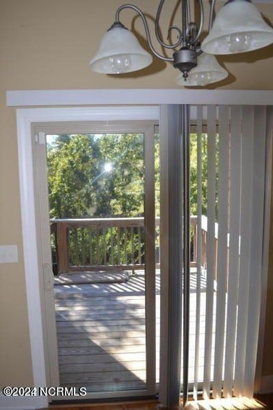 Building Photo - 128 Cypress Cir