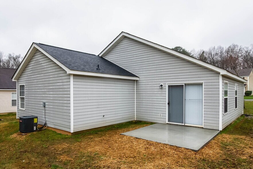 Building Photo - 12144 Stewarts Crossing Dr