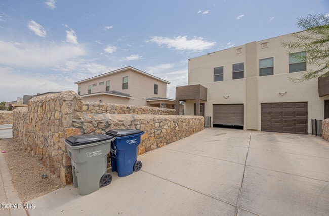 Building Photo - 6537 Hoop St