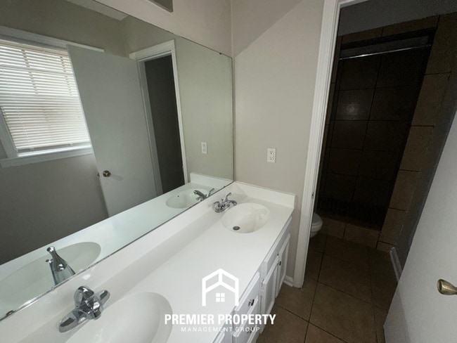 Building Photo - 4505 Stony Point Dr