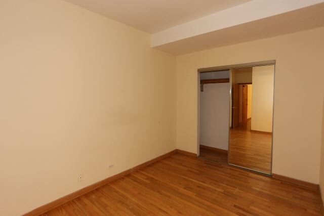 Building Photo - 640 W Barry Ave