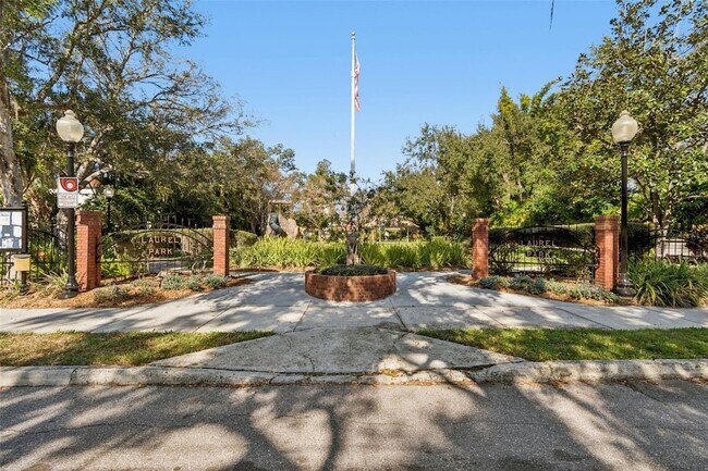 Building Photo - 1685 Laurel St