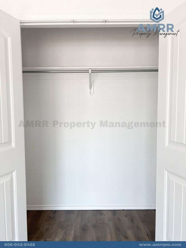 Building Photo - Charming 3 bed 2 bath home