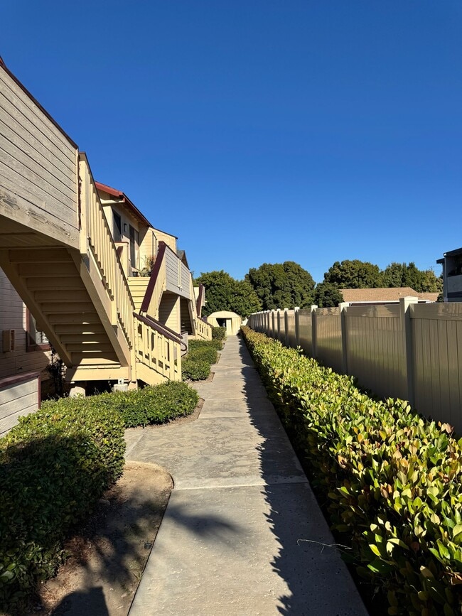 Building Photo - 1 Bedroom, 1 Bath - 55+ Senior Living Comm...
