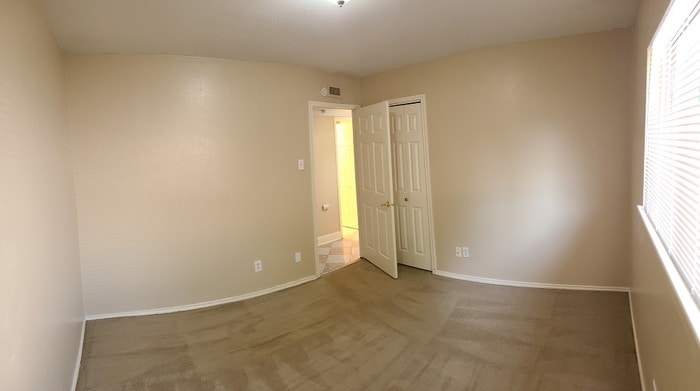 Building Photo - 2901 Robin Hill Ln