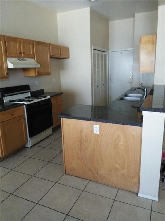 Building Photo - 12073 El Greco Cir