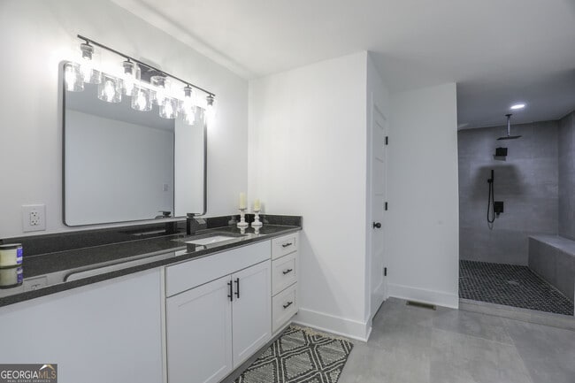 Building Photo - 212 Southland Dr