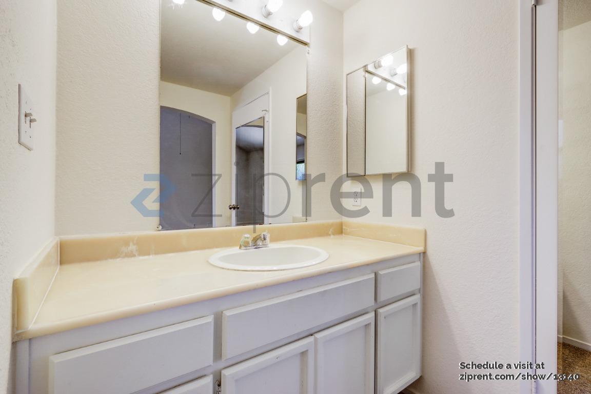 Building Photo - 1936 Lake View Pl