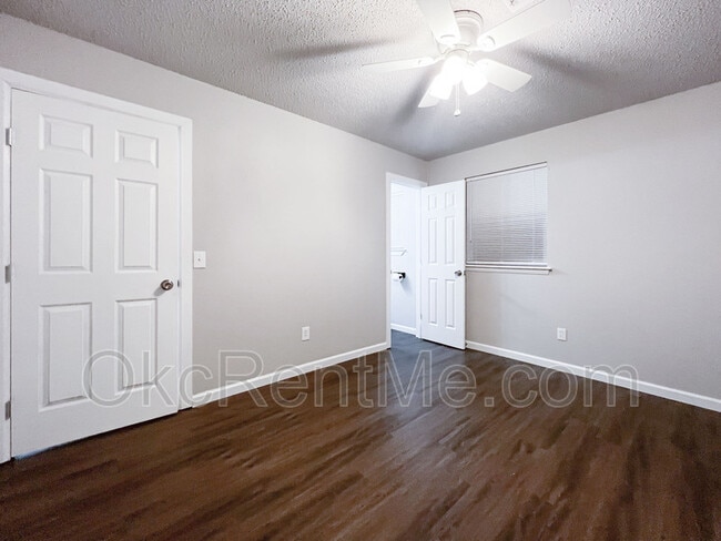 Building Photo - 106 Thompson Dr