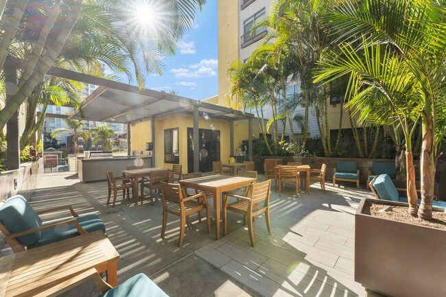 Building Photo - April Move-in Special $500 off Rent - Downtown Cortez Hill Junior Studio | Pool, Parking & Modern...