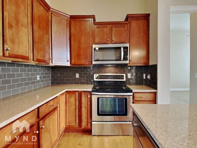 Building Photo - 307 Inverness Way S