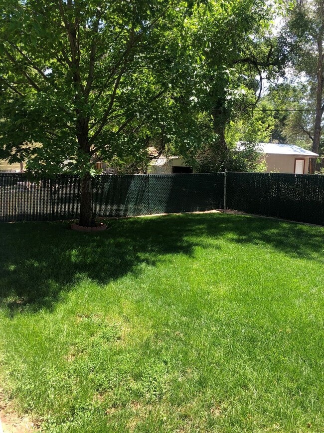 Building Photo - Half of a Duplex Available - 4 Bedroom 2 Bathroom in Lakewood