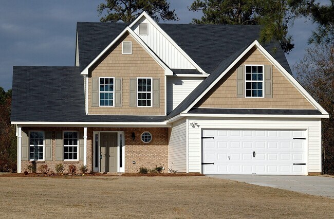 Building Photo - 4612 Tree Ridge Ln NE