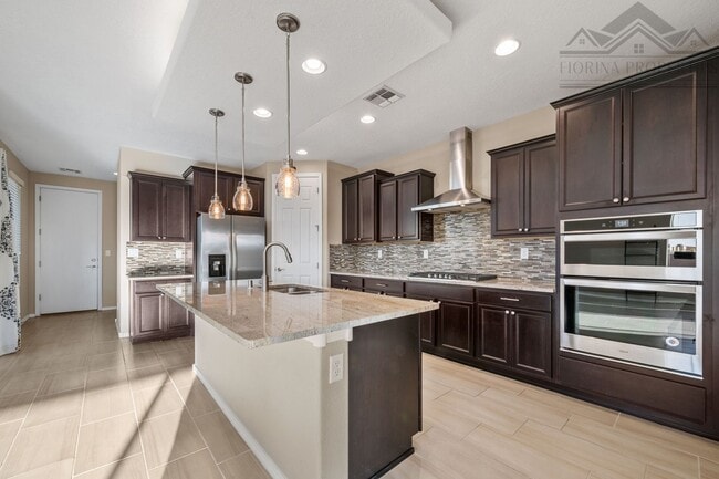 Building Photo - 1 MO. FREE RENT! Gorgeous Corner-Lot Townhouse with Mountain Views