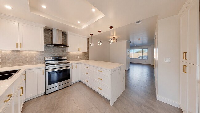 Building Photo - 1501 Racquet Club Dr