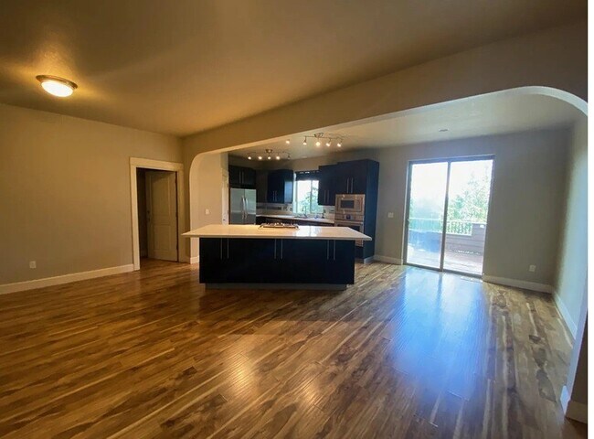 Building Photo - 13392 SE Autumnwood Ln