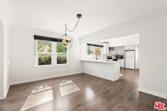 Building Photo - 6531 Arlington Ave