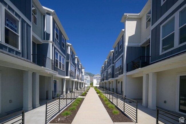 Building Photo - 3-bedroom, 2.5-bath townhome offering modern living in an unbeatable location.