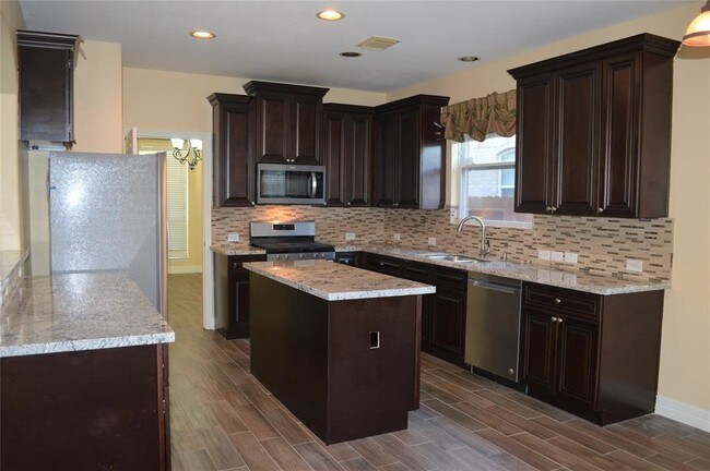 Building Photo - 6210 Marble Hollow Ln