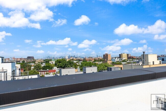 Building Photo - EVERGREEN AVENUE
