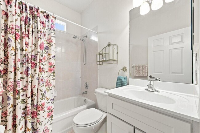 Building Photo - 4025 Chablis St SW