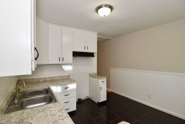 Building Photo - 1602 Apple Valley Dr