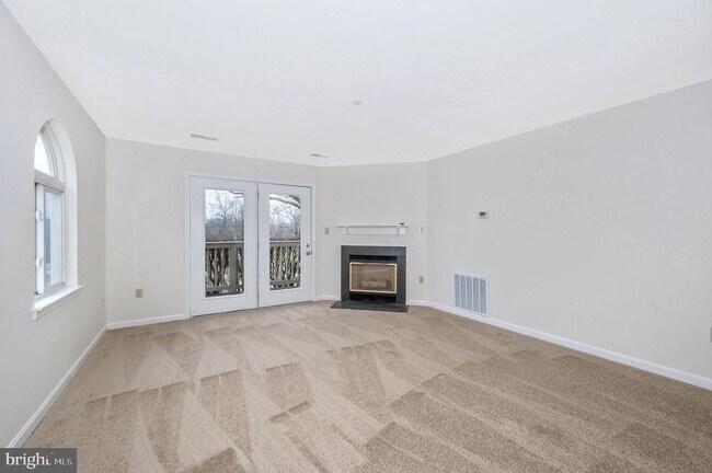 Building Photo - 10247 Redtail Ct