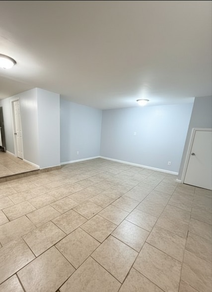 Building Photo - 120-09 Farmers Blvd