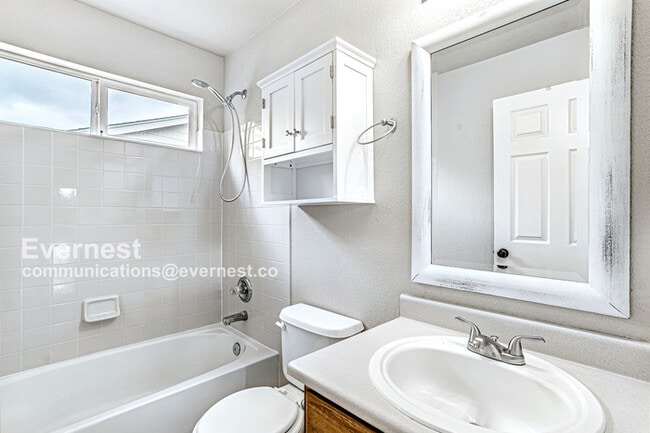 Building Photo - 13087 Race Ct