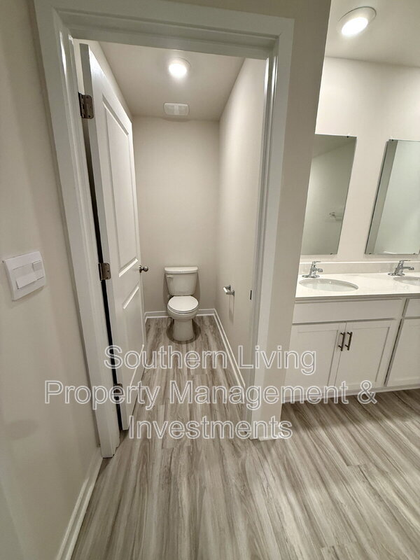 Building Photo - 12027 Zazu Wy