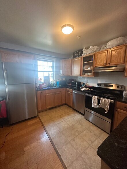 Primary Photo - 36 Raymond St