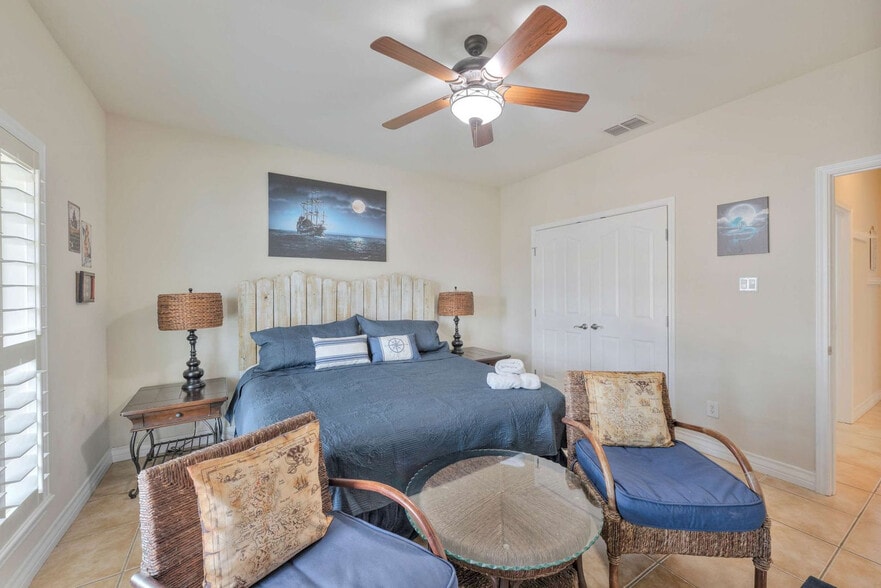 Building Photo - 660 Kara Dr