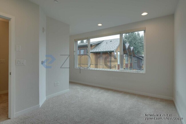 Building Photo - 3300 NE 65th St