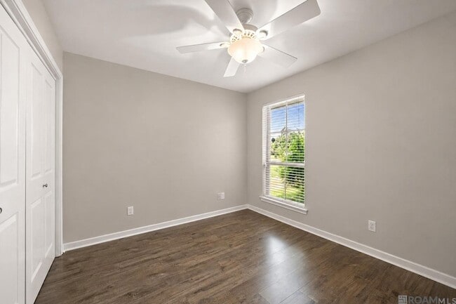 Building Photo - 17190 N Lake Dr