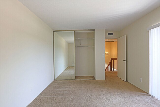 Building Photo - 1556 Park Meadows Dr
